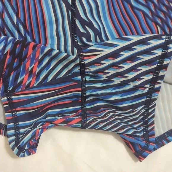 Athleta Ready Set Go 2 in 1 Shorts, Color Navy/Black Size S - Picture 9 of 16